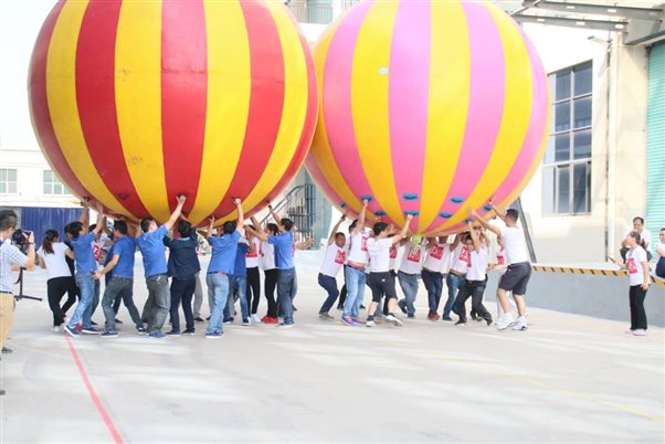 “鸿运彩球”让我们见识了什么接装行走的热气球”